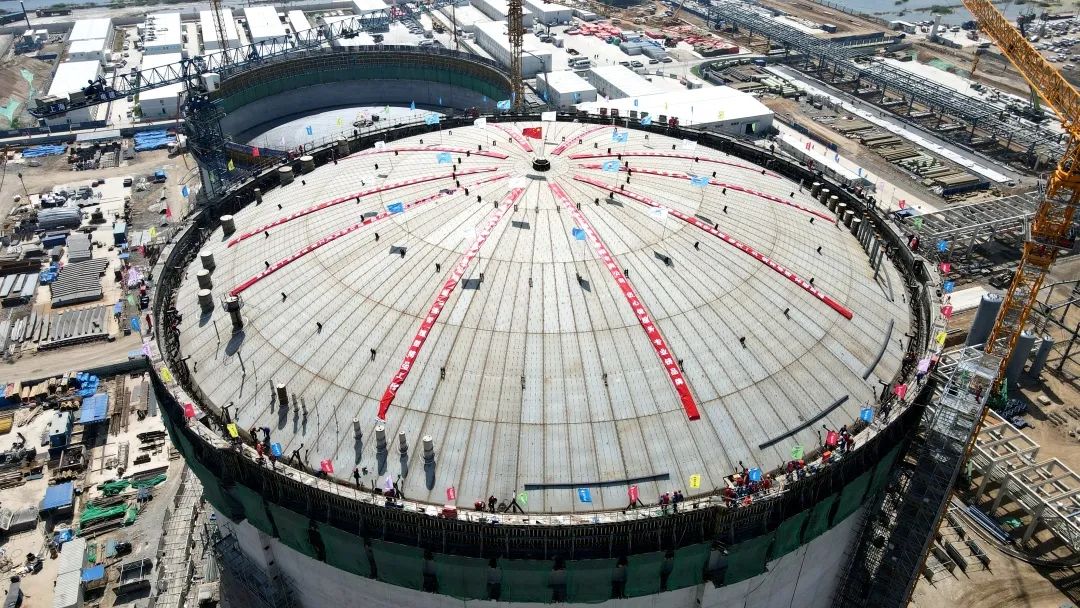 寰球北京公司總承包國內最大薄膜罐氣頂升成功