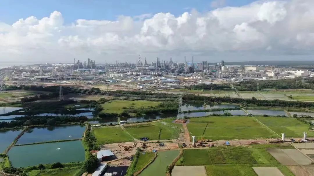 世界級煉化“巨無霸”項目龍頭裝置—廣東石化常減壓蒸餾裝置一次開車投產(chǎn)成功