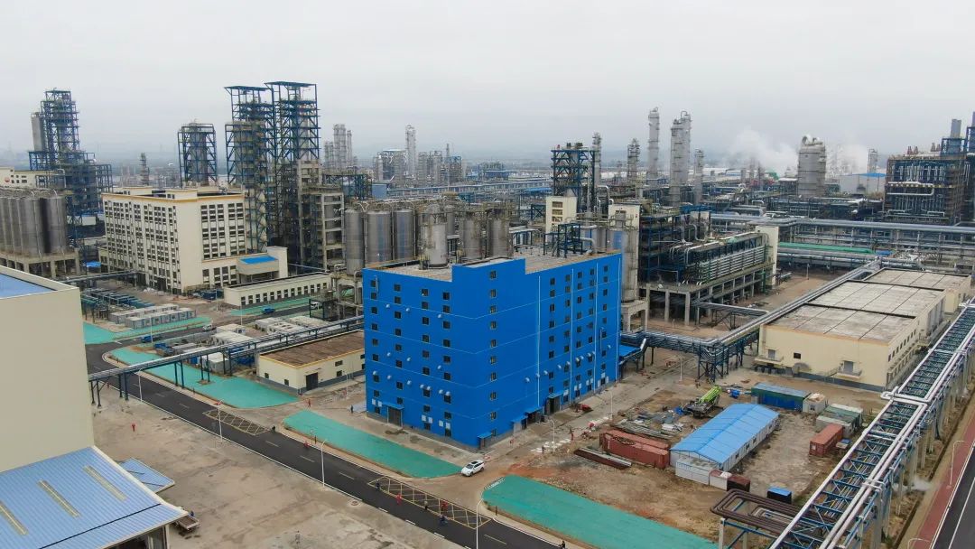 國(guó)內(nèi)單線最大混配料高密度聚乙烯裝置產(chǎn)出合格顆粒