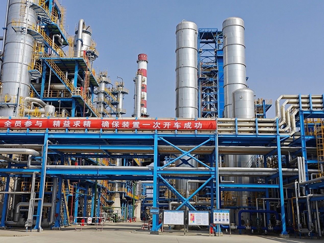 中石油華東公司總承包的錦西石化100萬噸/年 連續重整聯合裝置一次開車成功
