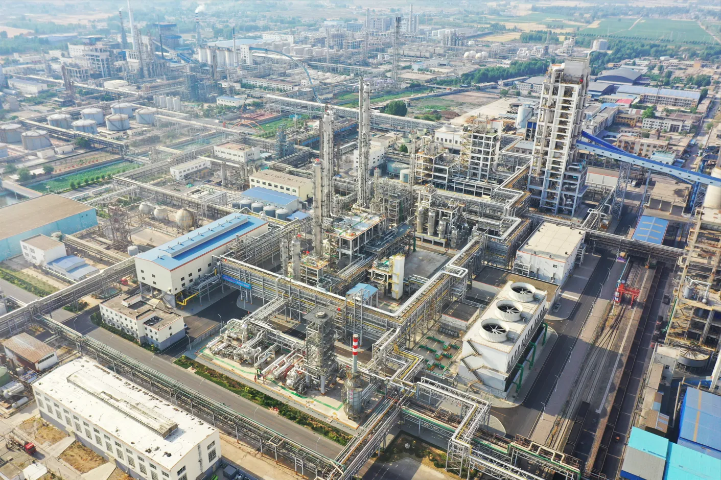 世界首臺套3000噸級OMB粉煤加壓氣化爐投料成功